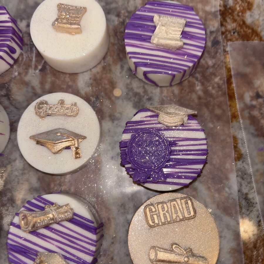 Graduation custom Oreos